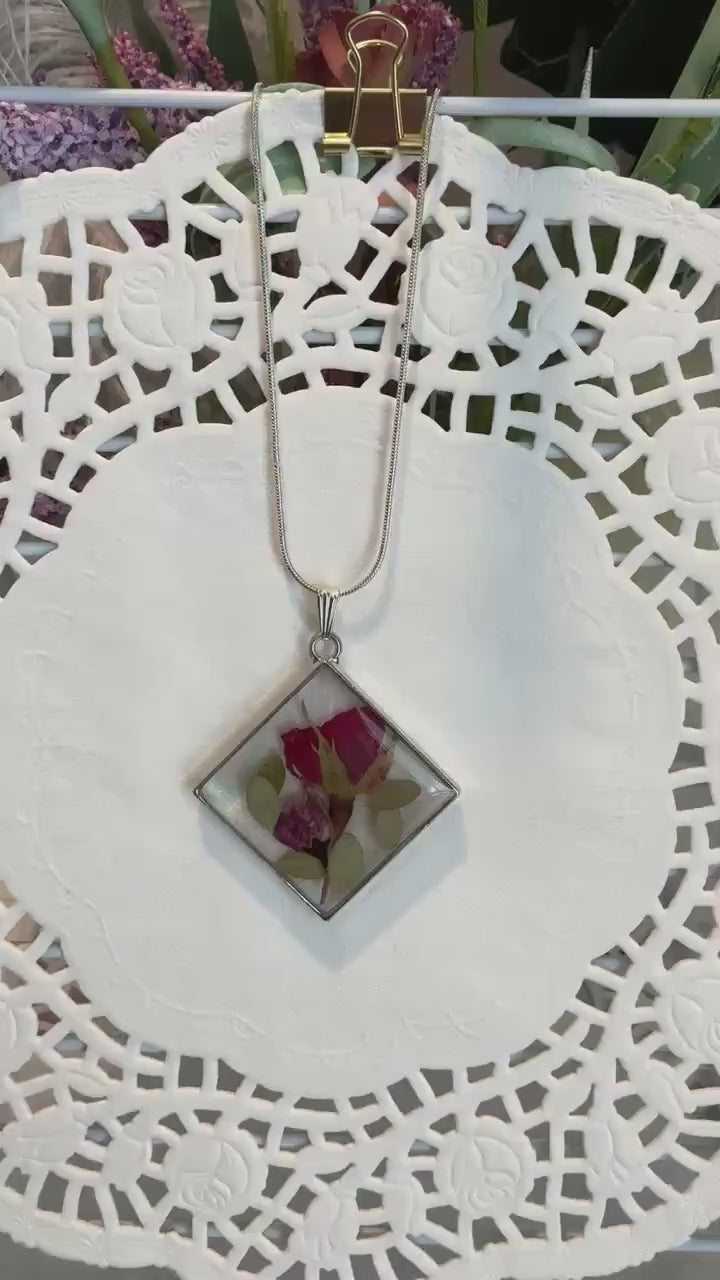 Rose Pendant Necklace